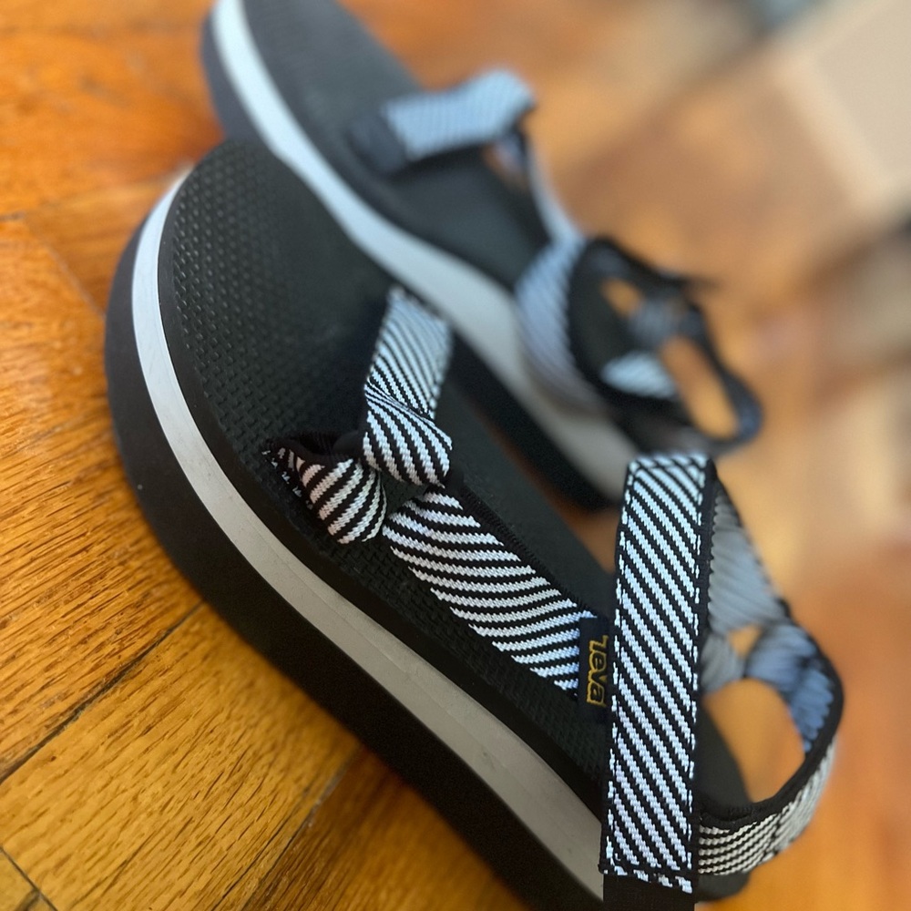 Teva black and White Sandals